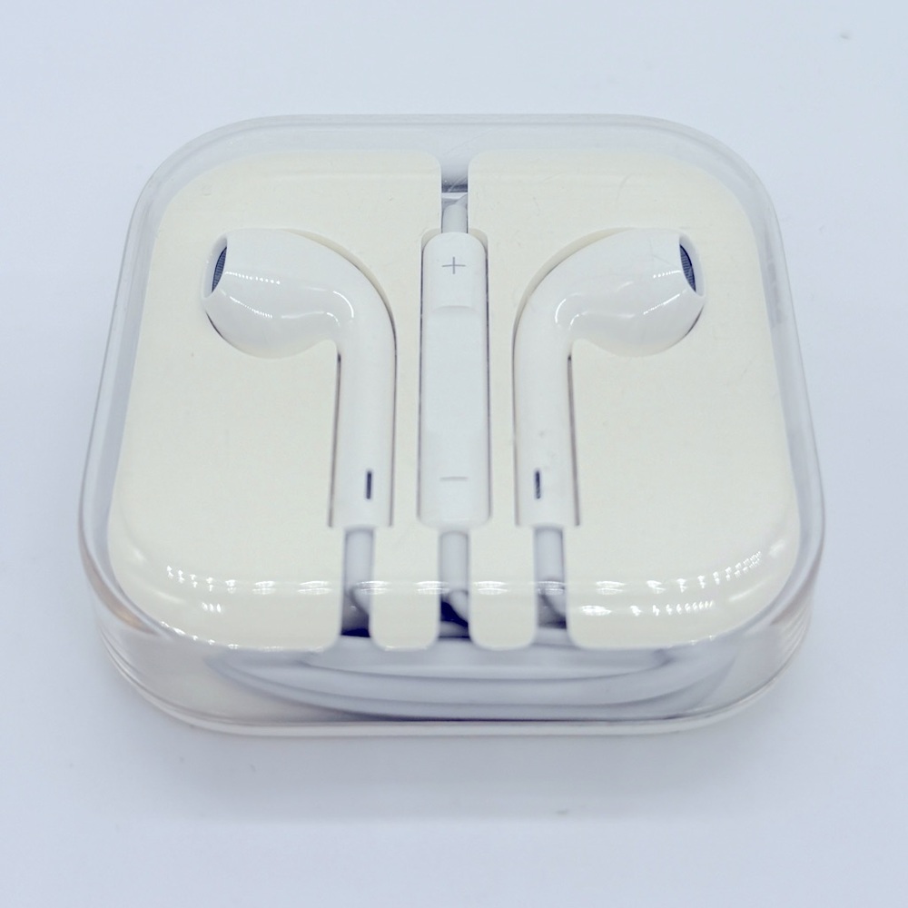 Genuine Apple OEM EarPods Headset with 3.5mm Connector